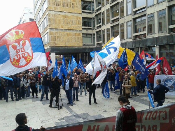 НА ПРОТЕСТУ ЗАСТАВЕ СРБИЈЕ, ДСС, ДВЕРИ, ПОКРЕТА ЗА СРБИЈУ, ЧАК И ВИЗАНТИЈСКА И СРПСКА СА КОСОВА 1389.